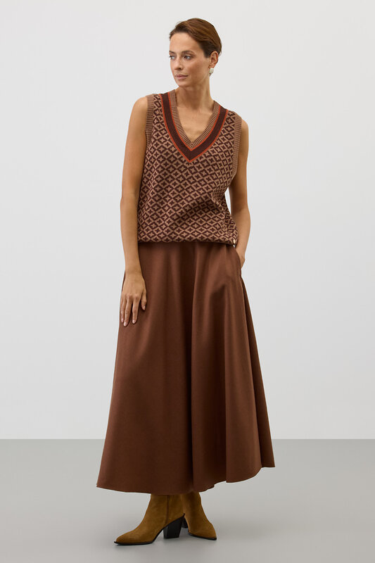 VERY NEAT Жилет 579465 ЕВ 30237/ш коричневый