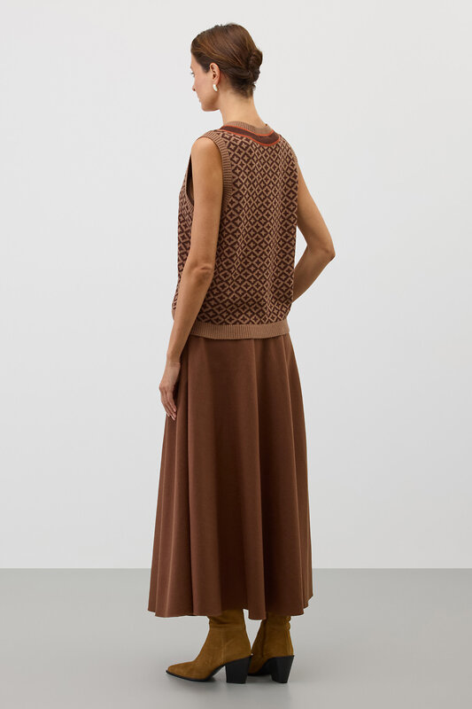 VERY NEAT Жилет 579465 ЕВ 30237/ш коричневый