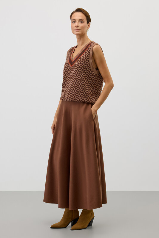 VERY NEAT Жилет 579465 ЕВ 30237/ш коричневый