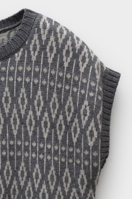 VERY NEAT Жилет 579484 ЕВ 30247/ш темно-серый