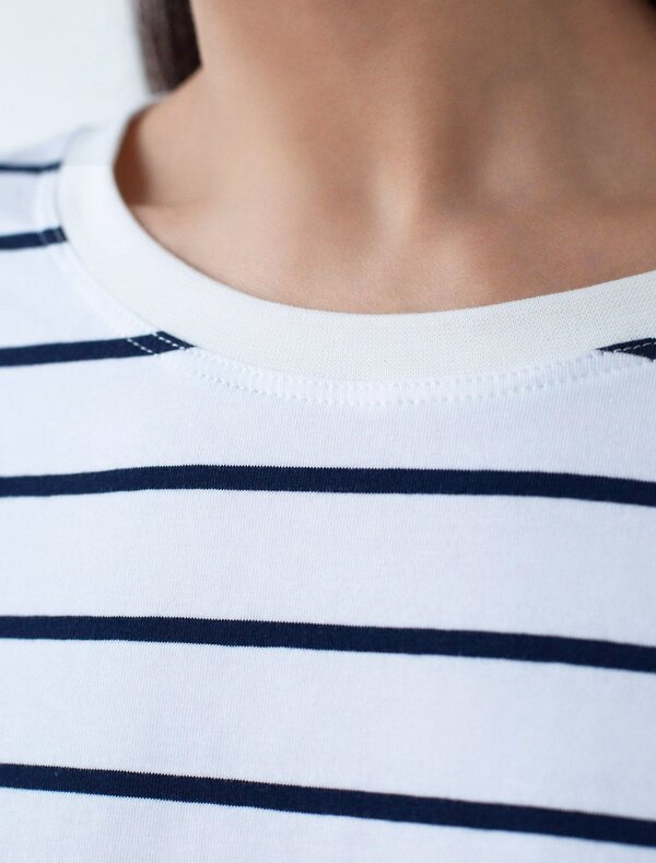 VILATTE Джемпер 580930 D49.148 белый-т.синий