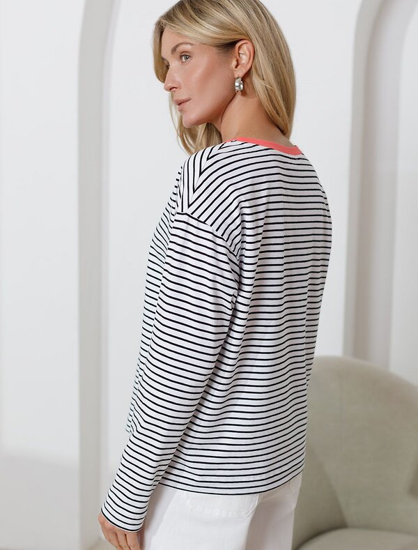 VILATTE Джемпер 580931 D49.148 белый-черный