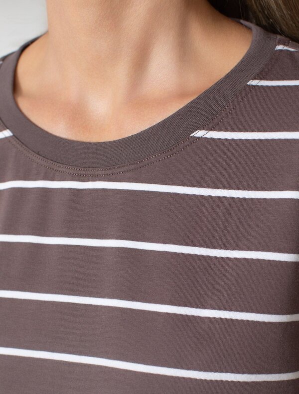 VILATTE Джемпер 580932 D49.148 кофе-белый