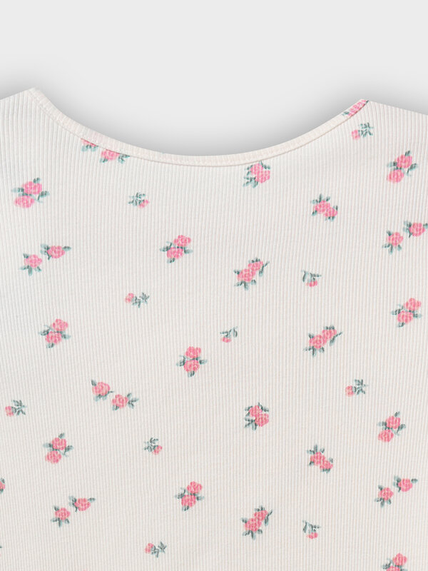 MARK FORMELLE Сорочка 581830 577724 цветы на молочном