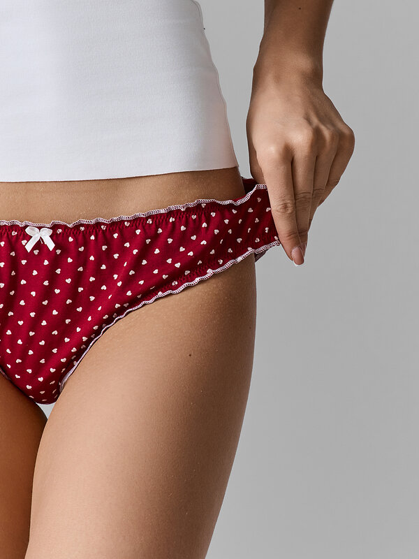 MARK FORMELLE Трусы 582640 412656 сердечки на т.красном