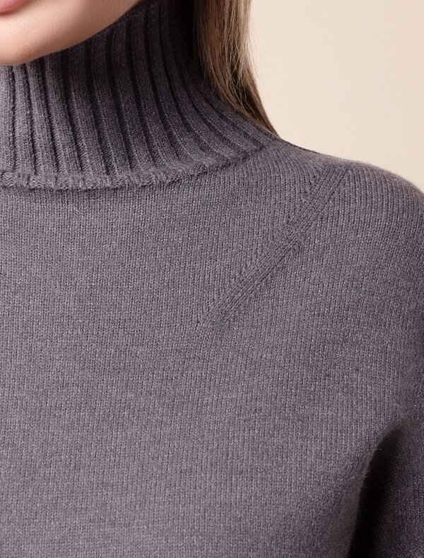 VILATTE Свитер 582681 D34.125 серый меланж