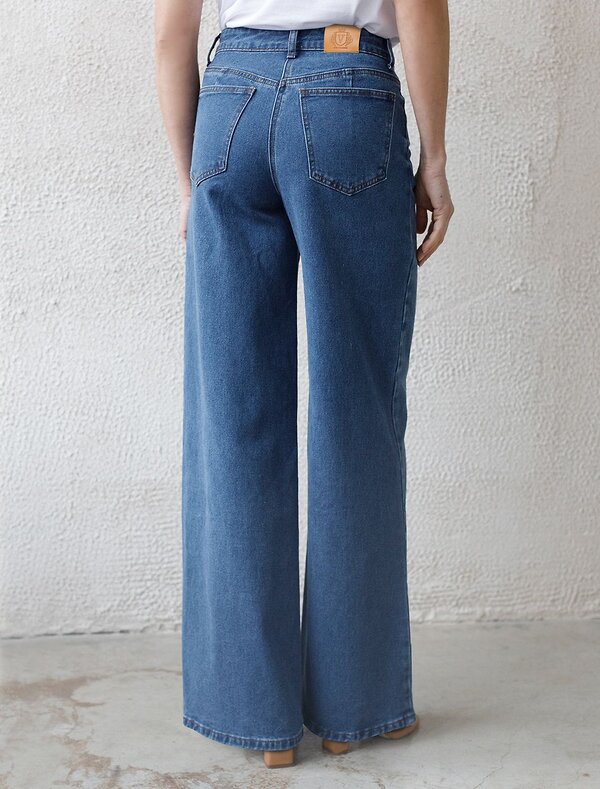 VILATTE Джинсы 582685 D54.309 синий