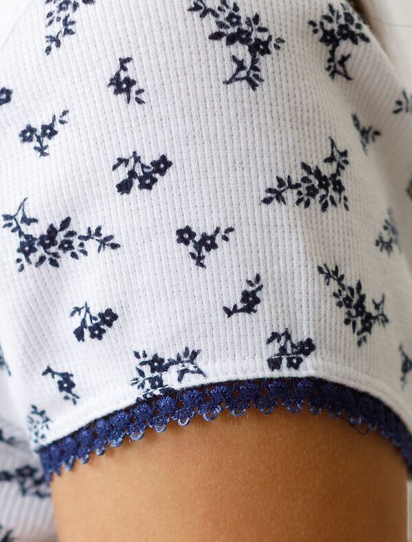 VILATTE Платье 583363 D42.119 белый-т.синий цветы