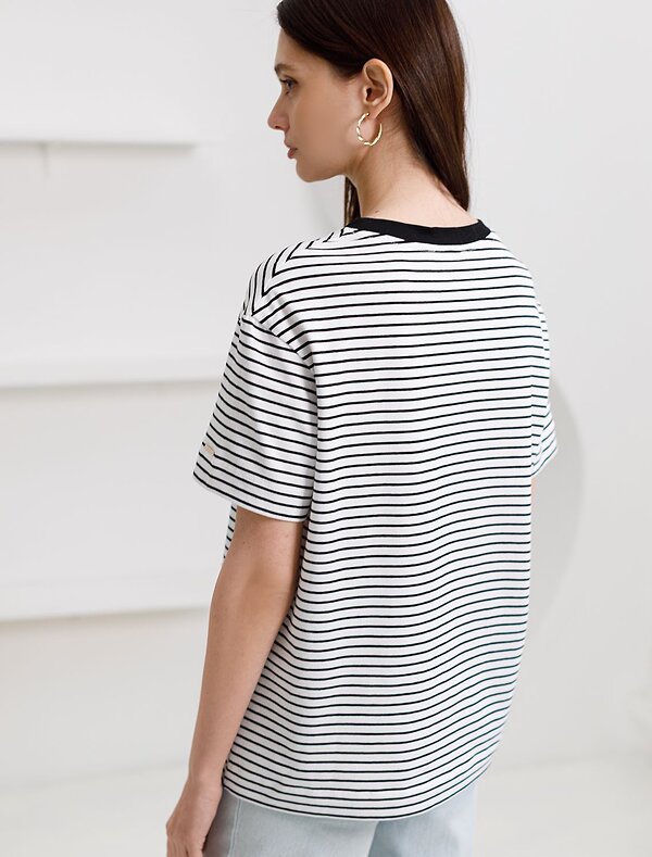 VILATTE Футболка 583414 D49.145 белый-черный_абстракция