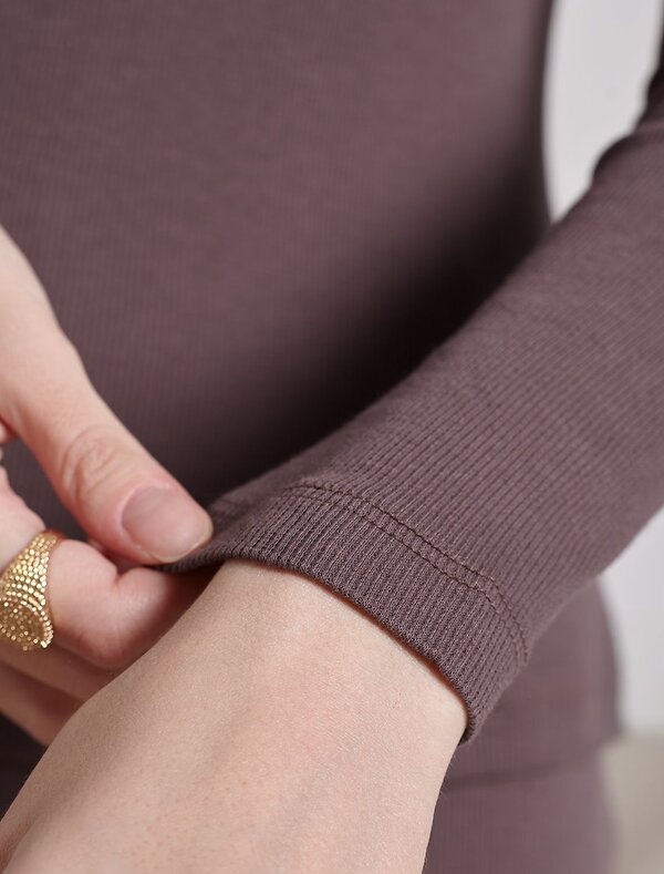 VILATTE Джемпер 583426 D49.151 кофе