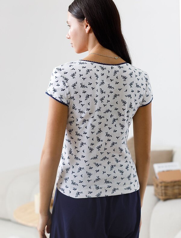 VILATTE Футболка 583439 D49.154 белый-т.синий цветы