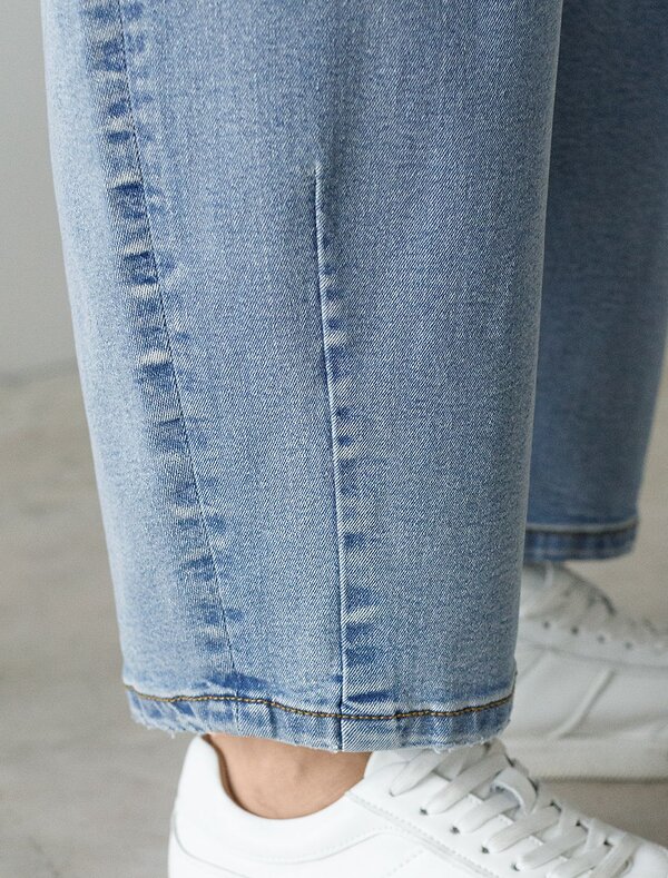 VILATTE Джинсы 583473 D54.305 голубой