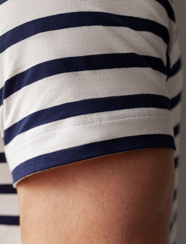 VILATTE Футболка 583474 U49.983 белый-т.синий полоса