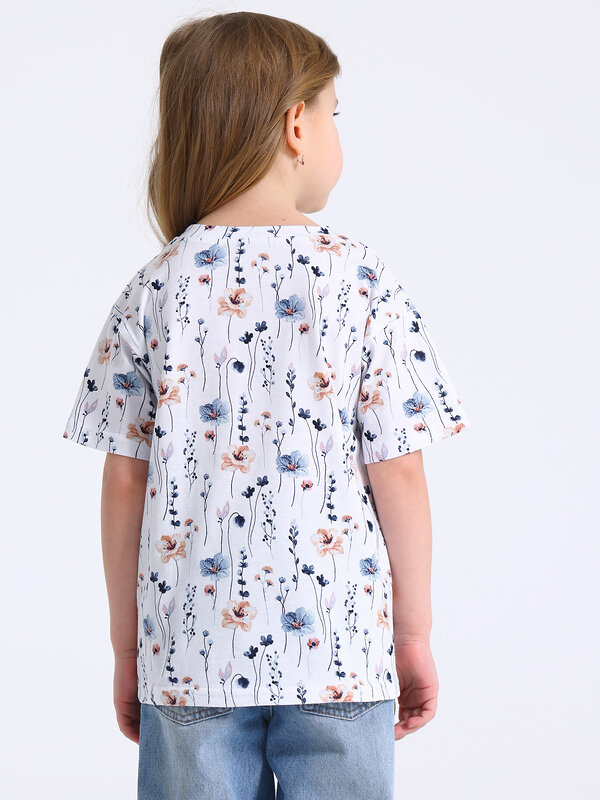 Апрель Футболка 583792 1ДДФК5052001н нежные цветы на белом