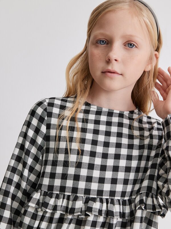 Acoola Платье 584466 20220200899 черно-белый