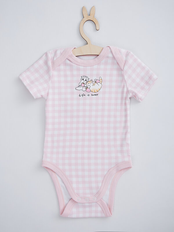 MARK FORMELLE Боди детское 586622 13015-2 розовая клетка на белом +клубничка на белом