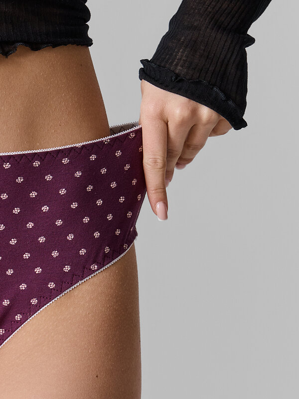 MARK FORMELLE Трусы 586828 412673 мелкие цветочки на сливовом