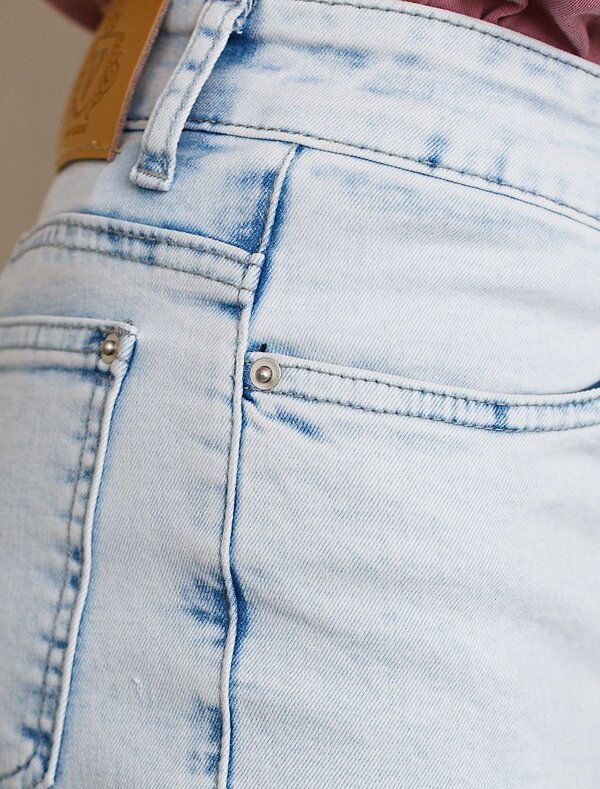 VILATTE Джинсы 586905 D54.324 светло-голубой