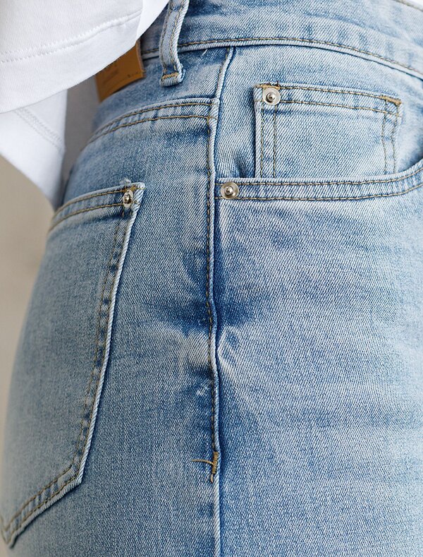 VILATTE Джинсы 586911 D54.320 голубой