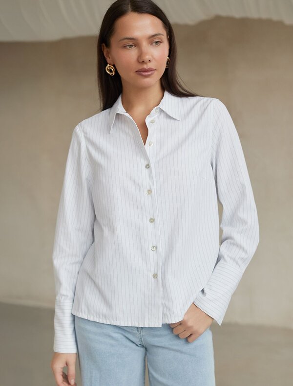 VILATTE Блузка 587384 D29.300 белый-синий