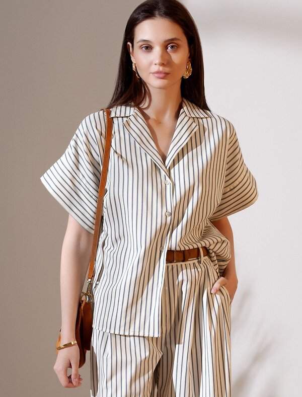 VILATTE Блузка 587392 D29.340 молочный-синий