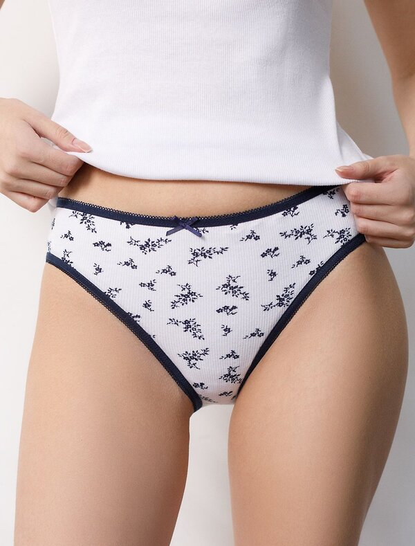 VILATTE Трусы 587395 D40.001 белый-т.синий цветы