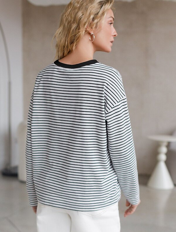 VILATTE Джемпер 587410 D49.148 белый-черный_цветок