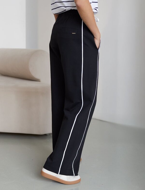 VILATTE Брюки 587891 D44.164 черный