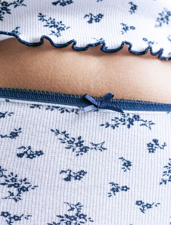 VILATTE Трусы 588338 D40.002 белый-т.синий цветы