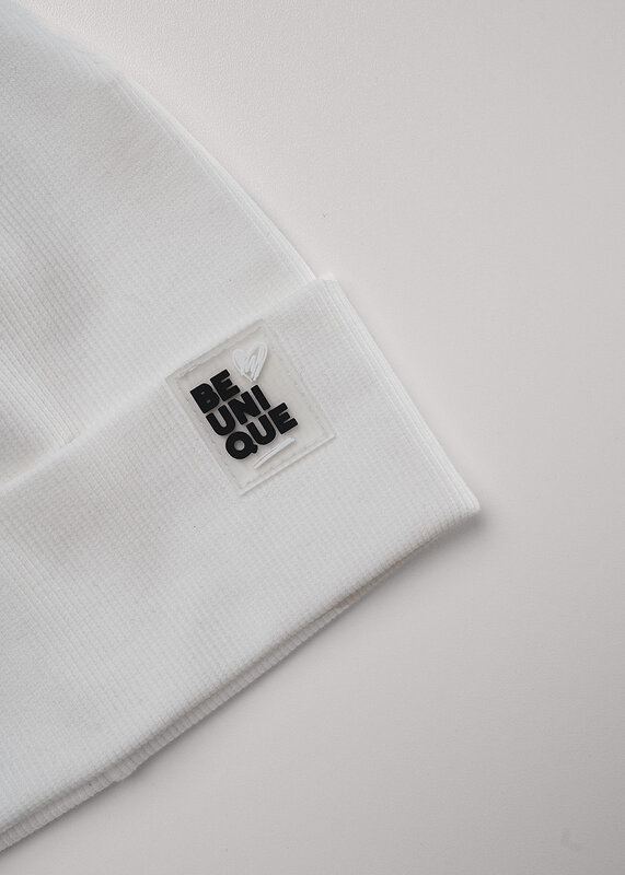 CLEVER Шапка 588751 566606ш молочный