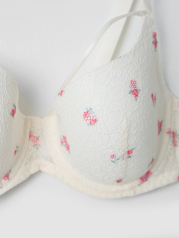 MARK FORMELLE Бюстгальтер 589007 512556 розочки на молочном