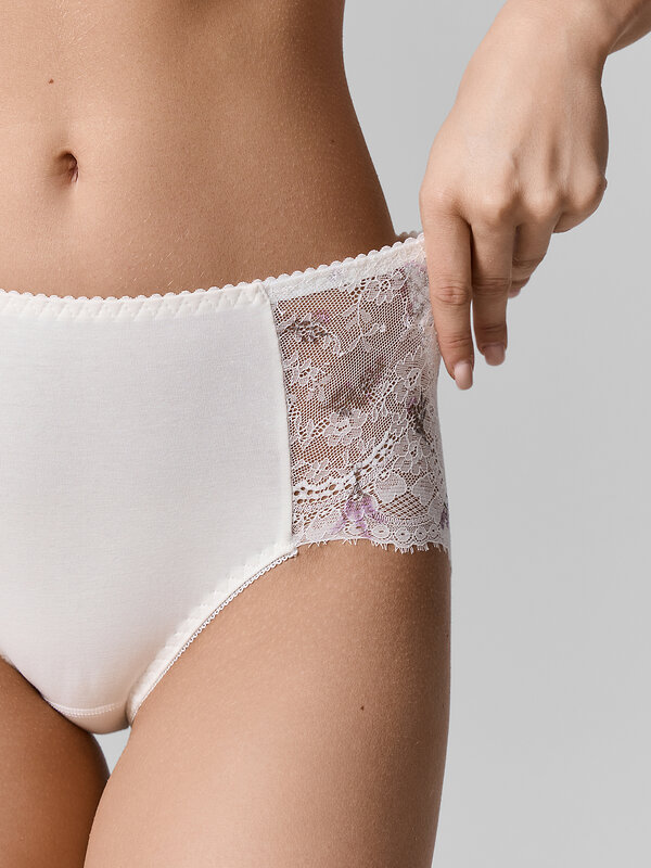 MARK FORMELLE Трусы 589101 412417 лавандовые веточки на молочном