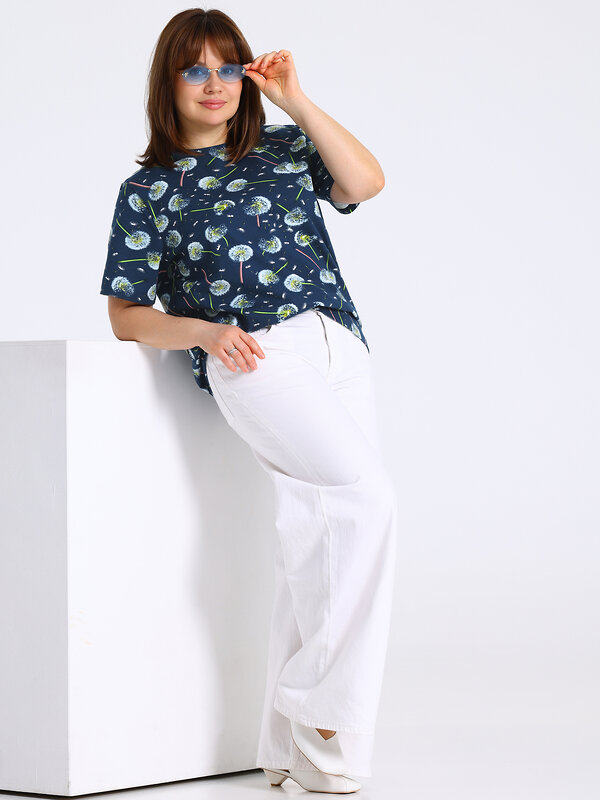Апрель Футболка 589524 1ЖДФК3305804н одуванчики с пушинками на темно-синем