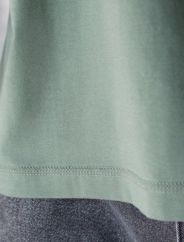 VILATTE Футболка 590898 U49.068 т.оливковый_adventure