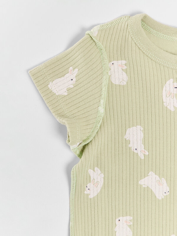 MARK FORMELLE Полукомбинезон 591442 13021-1 зайчата на св.зеленом