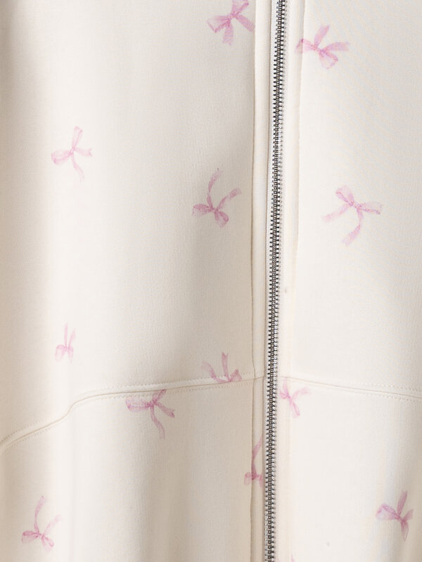 MARK FORMELLE Толстовка 591466 172112 бантики на молочном