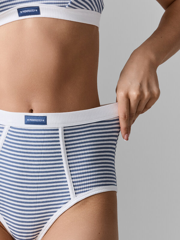 MARK FORMELLE Трусы 591508 412829 сине -белая полоска