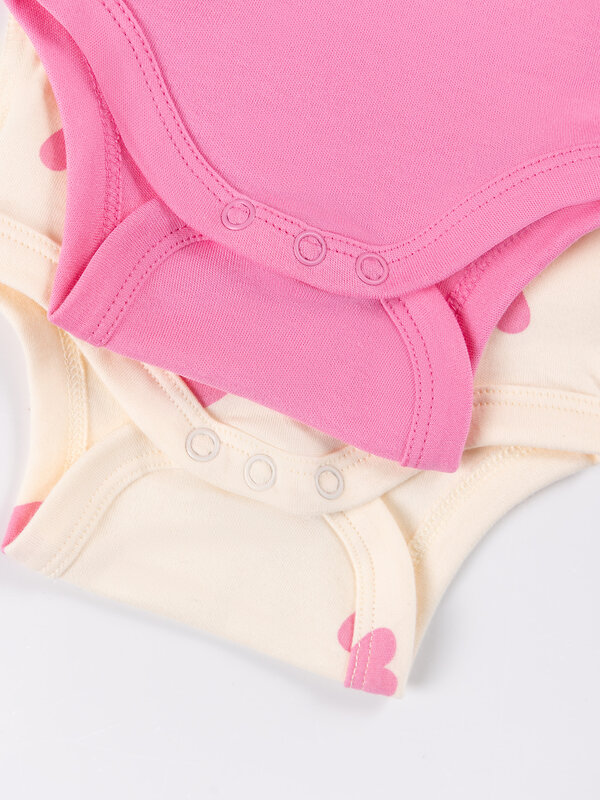 MARK FORMELLE Боди детское 592201 13015-1-2 сердечки на молоке +розовое саше