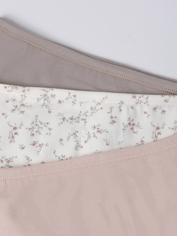 MARK FORMELLE Трусы 592621 412458-3 цветы на сумрачно-белом