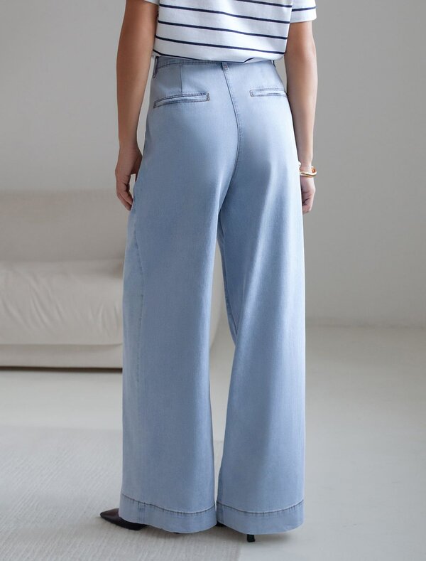 VILATTE Джинсы 593012 D54.318 светло-голубой