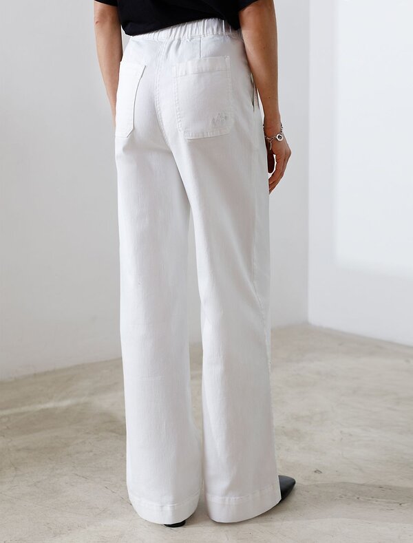 VILATTE Джинсы 593013 D54.319 белый