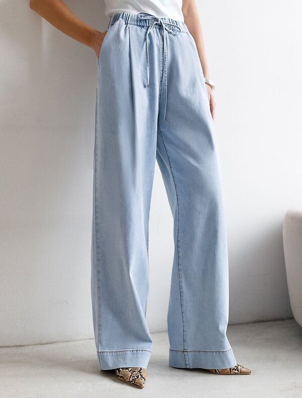 VILATTE Джинсы 593014 D54.319 светло-голубой