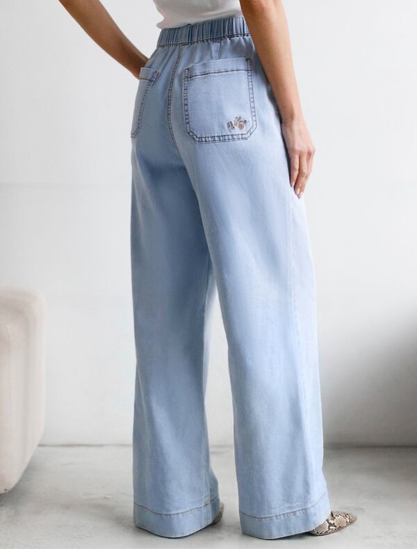 VILATTE Джинсы 593014 D54.319 светло-голубой