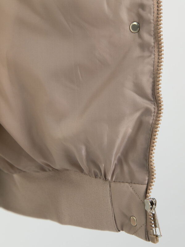 LT Collection Бомбер 605723 Б16290-18М Бежевый