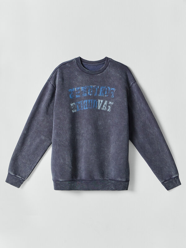 MARK FORMELLE Свитшот 609063 121801/1 ACID WASH сине -черный +печать