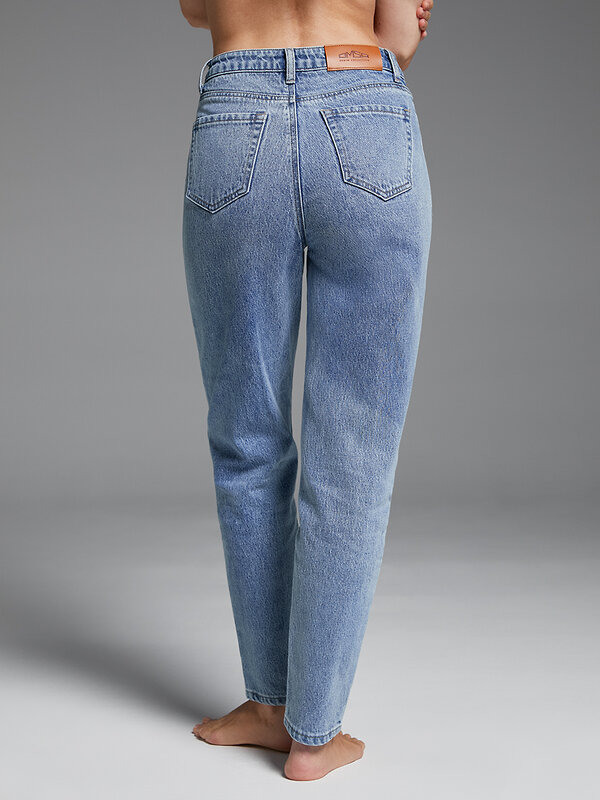 Omsa Джинсы 609317 OmD 1300-1 MOM Jeans Chiaro Wash (Синий)